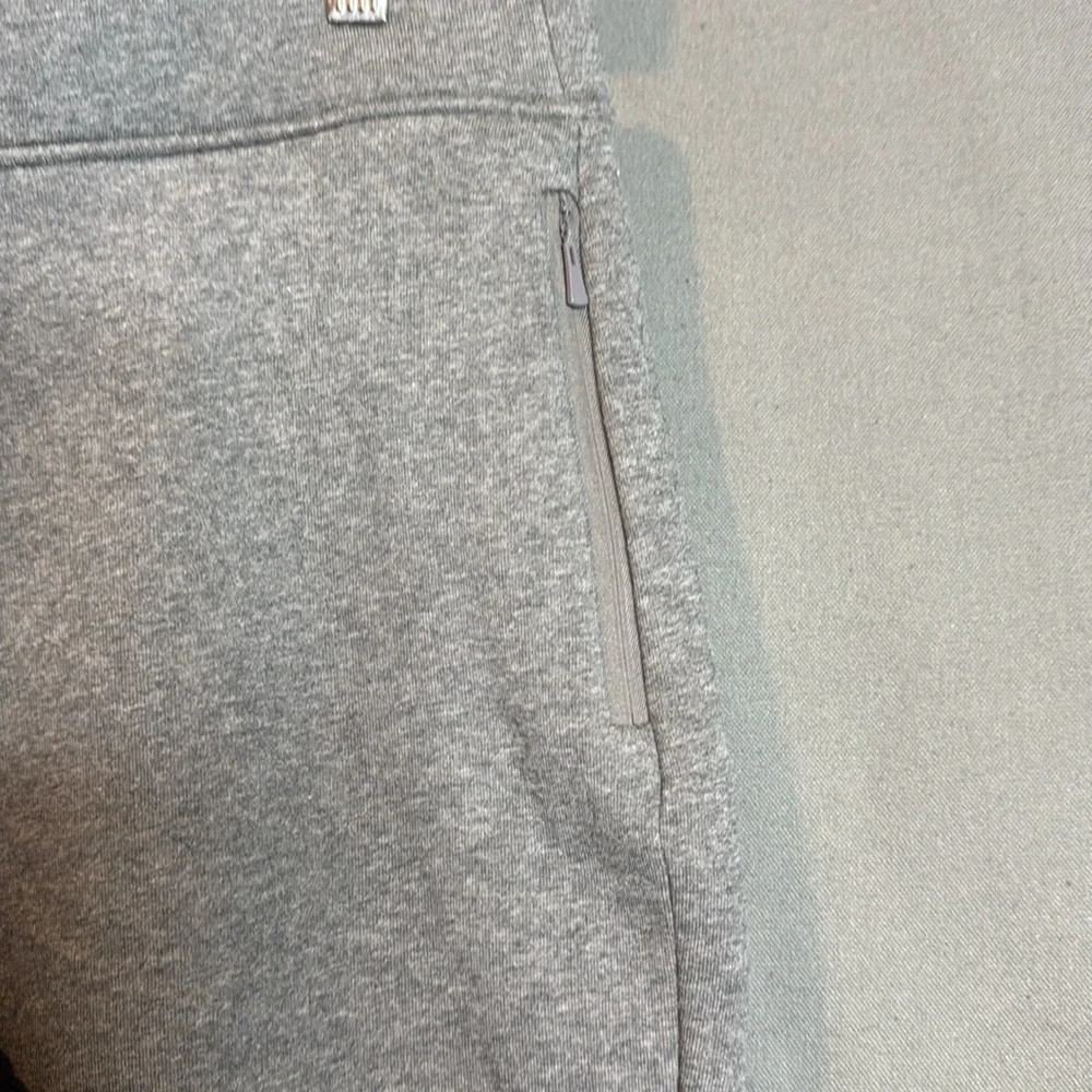Banana Republic comfortable stylish